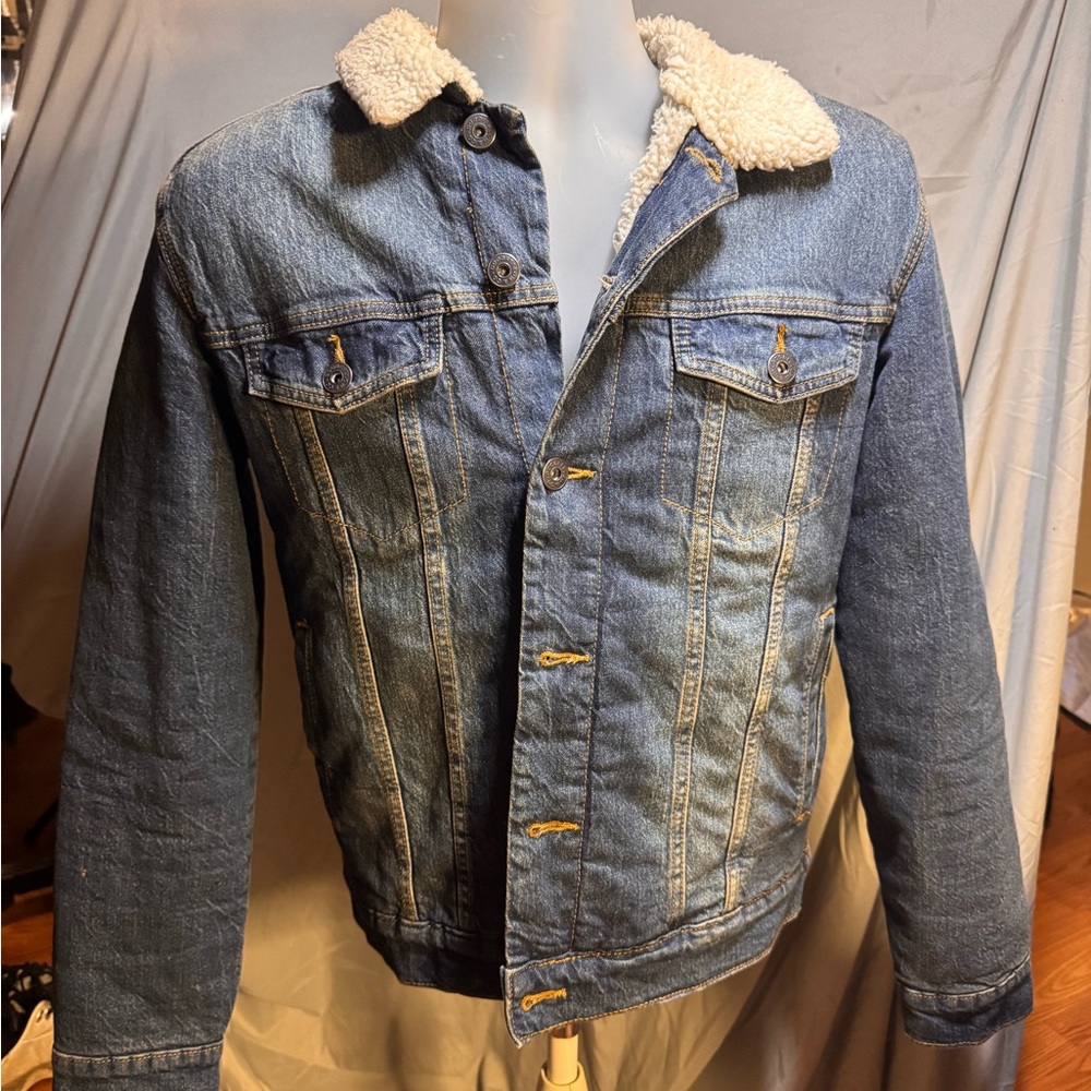 Good fellow Denim Jacket with Sherpa Collar and liner sz medium